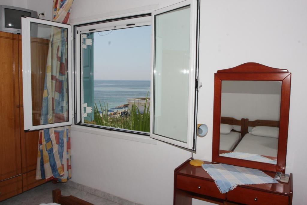 Akrogiali Hotel Plomari Exterior foto